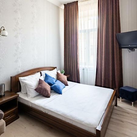 Alfa Apartments Kniazia Romana 11 Лвив Екстериор снимка