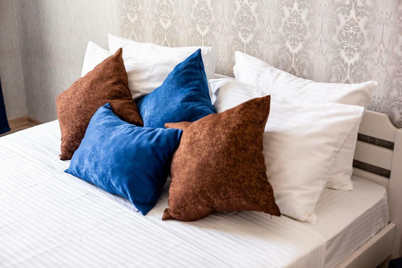 Alfa Apartments Kniazia Romana 11 Лвив Екстериор снимка
