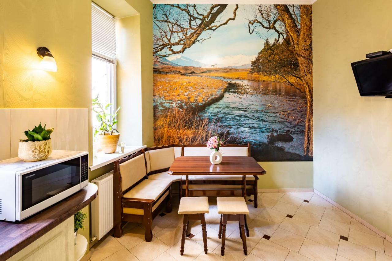 Alfa Apartments Kniazia Romana 11 Лвив Екстериор снимка