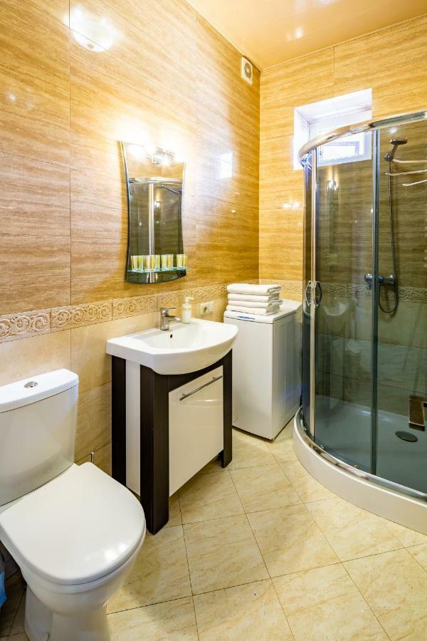 Alfa Apartments Kniazia Romana 11 Лвив Екстериор снимка