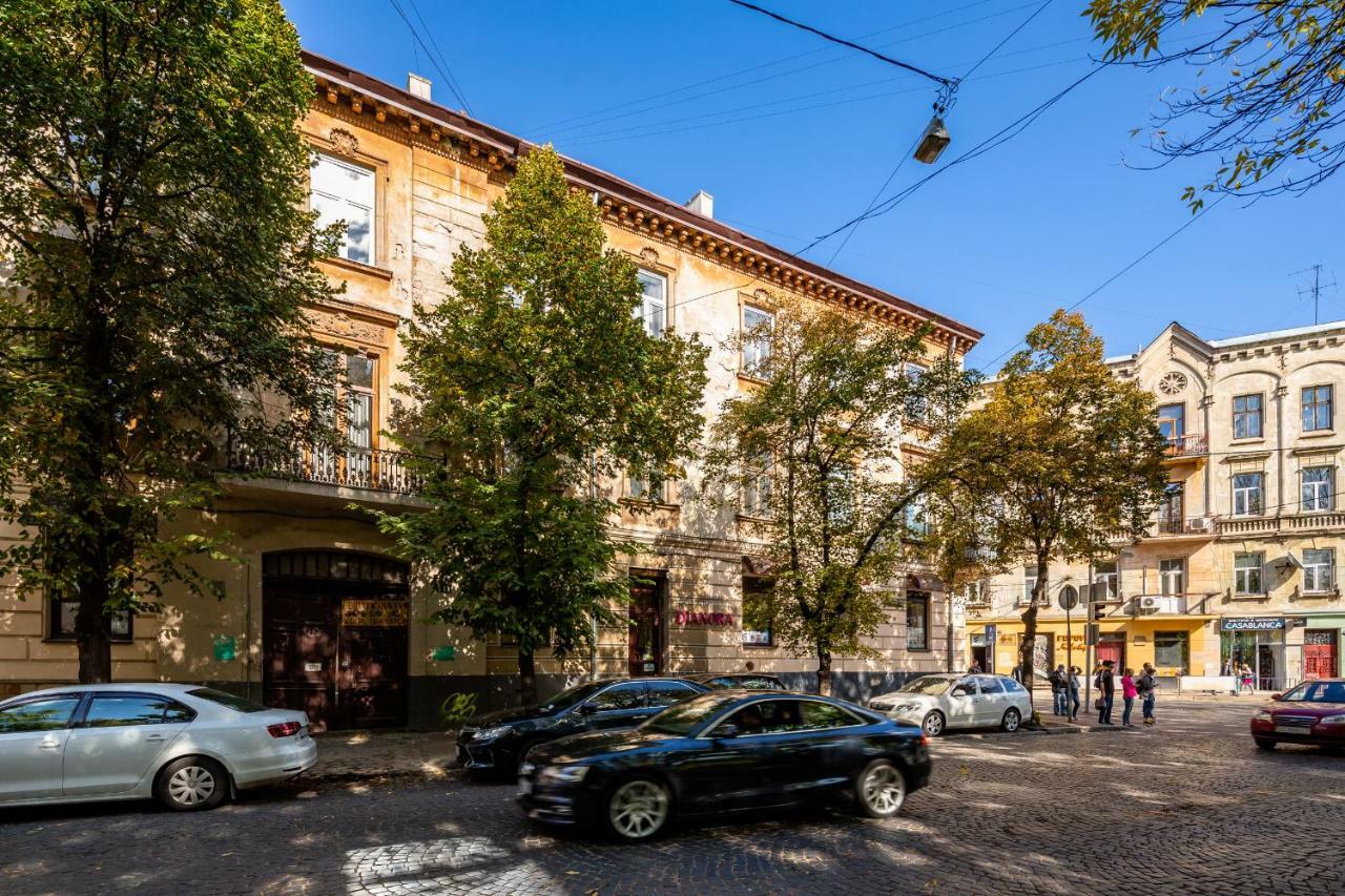 Alfa Apartments Kniazia Romana 11 Лвив Екстериор снимка