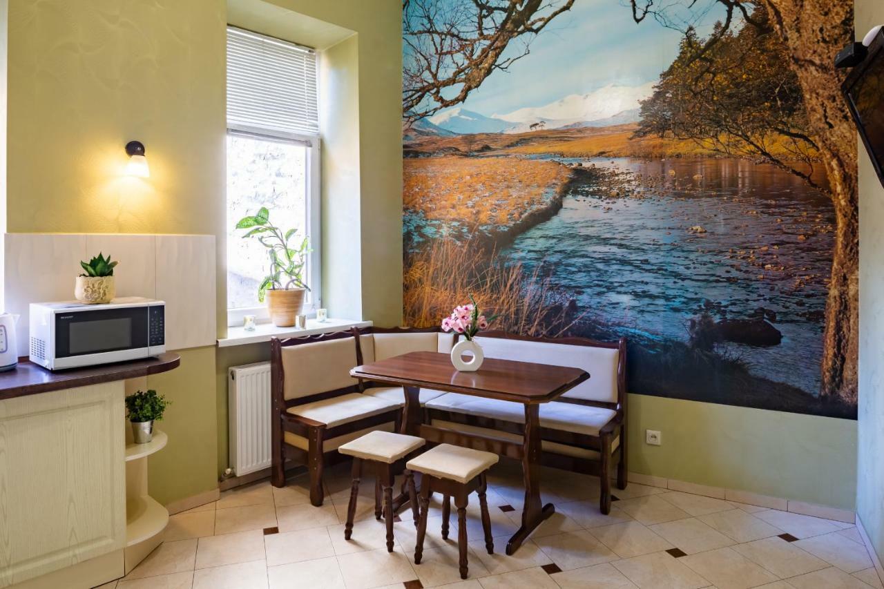 Alfa Apartments Kniazia Romana 11 Лвив Екстериор снимка