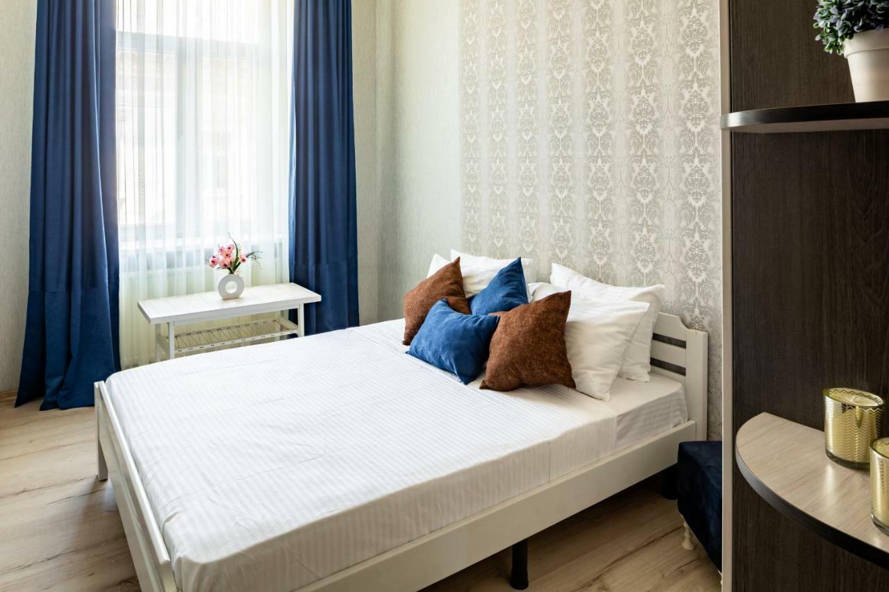 Alfa Apartments Kniazia Romana 11 Лвив Екстериор снимка